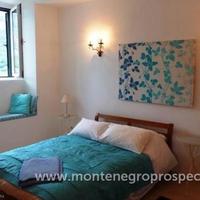 Flat at the first line of the sea / lake in Montenegro, 80 sq.m.