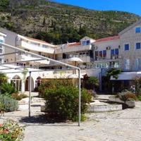 Flat at the first line of the sea / lake in Montenegro, 96 sq.m.