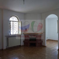 Villa in the suburbs in Italy, San Donnino, 200 sq.m.