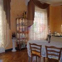 Дом в центре города в Италии, Сан-Донино, 240 кв.м.