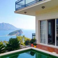 House in the suburbs in Montenegro, Budva, 190 sq.m.
