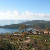 Земельный участок в пригороде в Черногории, Будва