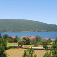 Вилла на второй линии моря/озера, в пригороде в Черногории, Тиват, Радовичи, 267 кв.м.