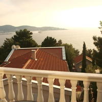 Дом на второй линии моря/озера, в пригороде в Черногории, Бар, Будва, 500 кв.м.