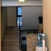 Отель (гостиница) на второй линии моря/озера, в центре города, в пригороде в Черногории, Котор, 700 кв.м.