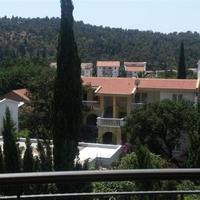 Отель (гостиница) на второй линии моря/озера, в центре города, в пригороде в Черногории, Котор, 700 кв.м.