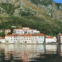 Hotel at the second line of the sea / lake in Montenegro, Kotor, 360 sq.m.