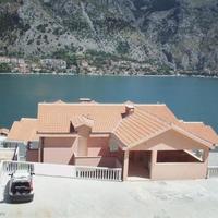 Hotel at the second line of the sea / lake in Montenegro, Kotor, 360 sq.m.