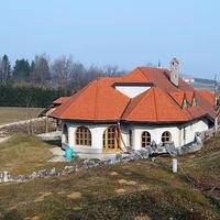 House in the suburbs in Slovenia, Polje, 200 sq.m.