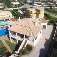 Villa in the city center, at the first line of the sea / lake in Portugal, Albufeira, 910 sq.m.