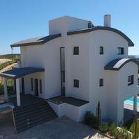 Дом на второй линии моря/озера, в пригороде в Португалии, Алгарви, Албуфейра, 350 кв.м.