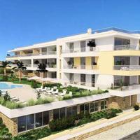 Apartment at the first line of the sea / lake in Portugal, Albufeira, 175 sq.m.