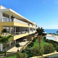 Apartment at the first line of the sea / lake in Portugal, Albufeira, 175 sq.m.
