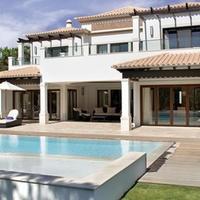 Villa at the first line of the sea / lake in Portugal, Cascais, 486 sq.m.