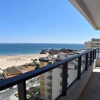 Penthouse at the second line of the sea / lake in Portugal, Albufeira, 224 sq.m.