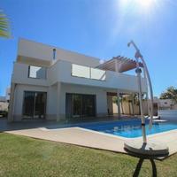 Вилла в пригороде в Португалии, Кашкайш, 158 кв.м.