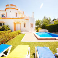 Villa at the second line of the sea / lake, in the suburbs in Portugal, Albufeira, 355 sq.m.