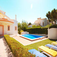 Villa at the second line of the sea / lake, in the suburbs in Portugal, Albufeira, 355 sq.m.