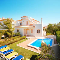 Villa at the second line of the sea / lake, in the suburbs in Portugal, Albufeira, 355 sq.m.