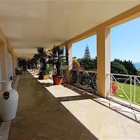 Вилла на первой линии моря/озера в Португалии, Албуфейра, 1120 кв.м.