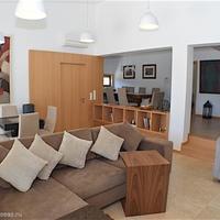 Вилла на второй линии моря/озера в Португалии, Албуфейра, 183 кв.м.