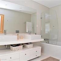 Вилла на второй линии моря/озера в Португалии, Албуфейра, 183 кв.м.