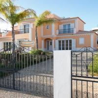 Вилла в пригороде в Португалии, Албуфейра, 500 кв.м.