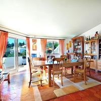 Villa in the suburbs in Portugal, Cascais, 223 sq.m.