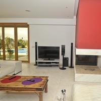 Villa in the suburbs in Portugal, Cascais, 309 sq.m.
