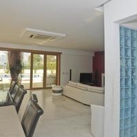 Villa in the suburbs in Portugal, Cascais, 309 sq.m.