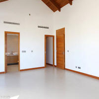 Villa at the second line of the sea / lake in Portugal, Albufeira, 232 sq.m.