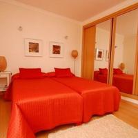 Villa in the suburbs in Portugal, Cascais, 280 sq.m.