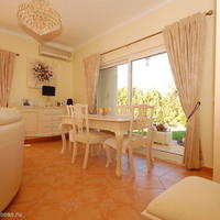 Вилла в центре города в Португалии, Алгарви, Албуфейра, 110 кв.м.