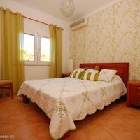 Вилла в центре города в Португалии, Алгарви, Албуфейра, 110 кв.м.