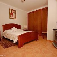 Вилла в центре города в Португалии, Алгарви, Албуфейра, 110 кв.м.