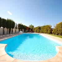 Вилла в центре города в Португалии, Алгарви, Албуфейра, 110 кв.м.