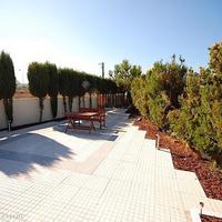 Вилла в центре города в Португалии, Алгарви, Албуфейра, 110 кв.м.