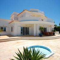 Villa in Portugal, Albufeira, 342 sq.m.