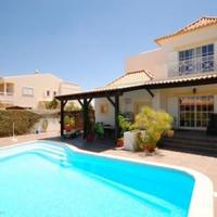 Villa in the suburbs in Portugal, Cascais, 225 sq.m.