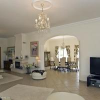 Villa in the suburbs in Portugal, Cascais, 643 sq.m.