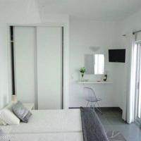 Bungalow at the second line of the sea / lake, in the city center in Portugal, Cascais