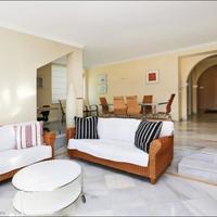 Flat in Spain, Balearic Islands, Palma, 153 sq.m.