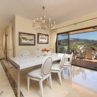 Apartment in the suburbs in Spain, Andalucia, 220 sq.m.