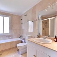 Penthouse in the suburbs in Spain, Andalucia, 177 sq.m.