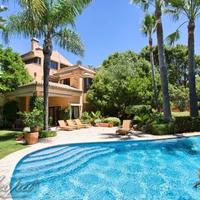 Вилла в пригороде в Испании, Каталония, Багур, 800 кв.м.