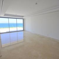 Flat at the first line of the sea / lake, in the suburbs in Spain, Andalucia, 158 sq.m.
