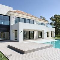 Дом на второй линии моря/озера, в пригороде в Испании, Андалусия, 804 кв.м.