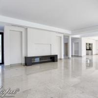 Дом на второй линии моря/озера, в пригороде в Испании, Андалусия, 804 кв.м.