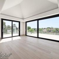 Дом на второй линии моря/озера, в пригороде в Испании, Андалусия, 804 кв.м.