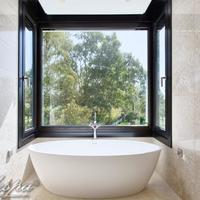 Дом на второй линии моря/озера, в пригороде в Испании, Андалусия, 804 кв.м.